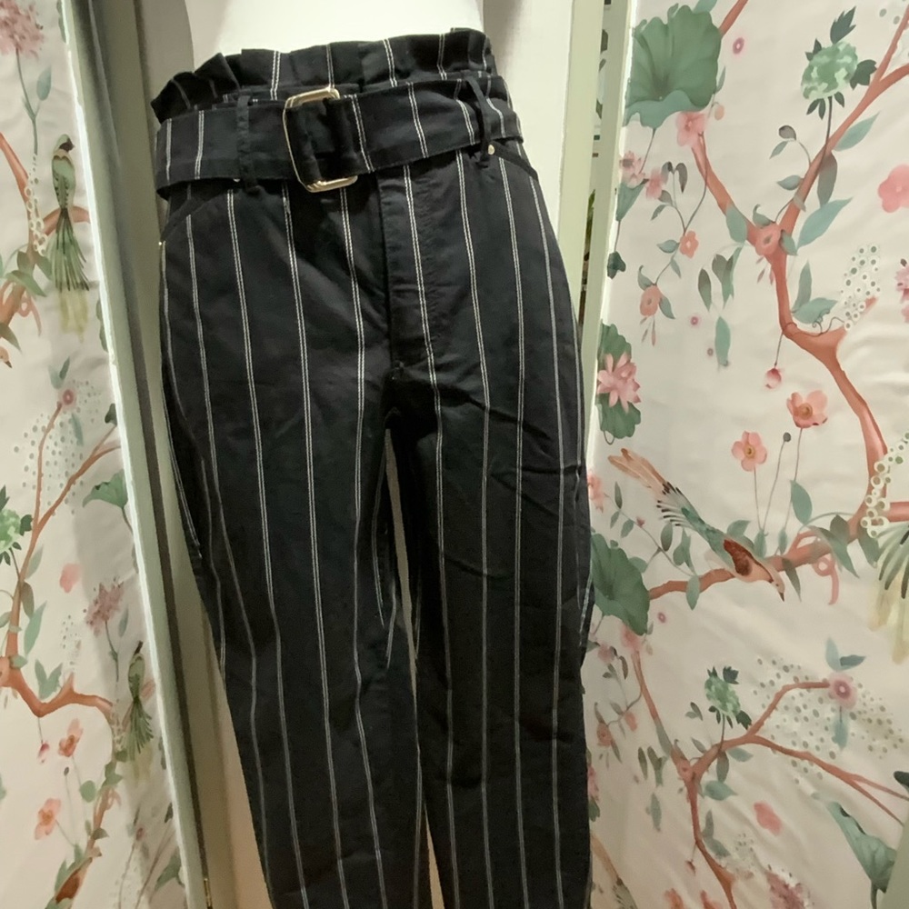 NWT WHBM High Waist, Paperbag, Slim Ankle Pant, with belt Size 00S